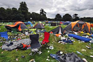Supporting image for story: Massive operation to clean up after V Festival at Weston Park