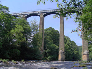 Supporting image for story: Woman found dead at Pontcysyllte Aqueduct