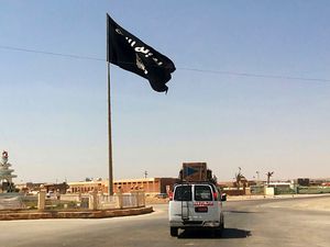 Supporting image for story: IS assaults on track to double in Iraq and Syria, US defence chiefs say