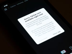 Supporting image for story: TikTok says it is in process of restoring service to US users