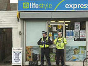 Supporting image for story: Murder team hunts for clues