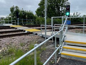 Supporting image for story: Technology upgrade to slash level crossing waiting times