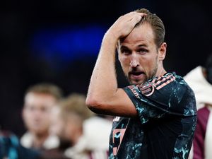 Supporting image for story: Harry Kane joins England squad while waiting for full diagnosis on injury