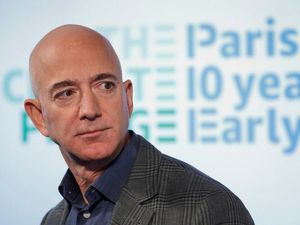 Supporting image for story: Amazon boss Jeff Bezos commits 10 billion dollars to fight climate change