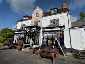 Supporting image for story: Rural pub near Wolverhampton to reopen this week with fresh new look inside