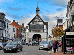 Supporting image for story: Town's former mayor and head teacher dies aged 95