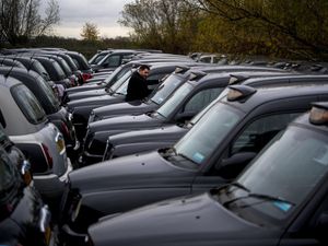 Supporting image for story: Half of Londoners have considered leaving the capital due to virus – report