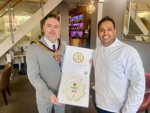 Supporting image for story: Mayor of Wolverhampton congratulates Indian restaurant on retaining AA Rosettes
