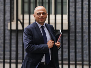 Supporting image for story: Health secretary fails to meet with ambulance service