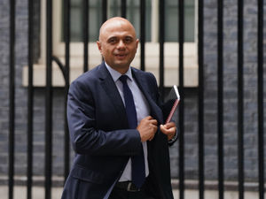 Supporting image for story: Health secretary fails to meet with ambulance service