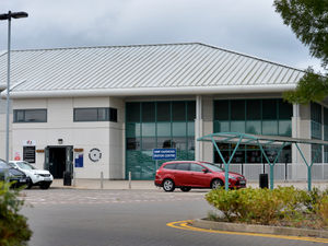 Supporting image for story: Release prisoners on short sentences to reduce spread of coronavirus, says police chief