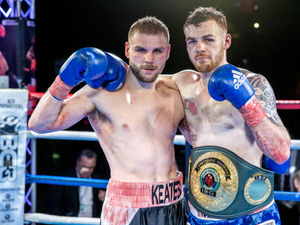 Supporting image for story: Craig Morris retains title after suffering bad cut