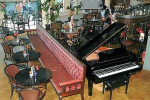 Supporting image for story: Browns Bar & Brasserie, Birmingham