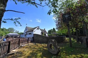 The Cider House sits in a leafy location in Quatt