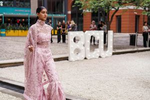 BCU présente: 1000 thread Fashion Show à Brindley Place, Birmingham