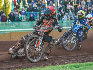 Supporting image for story: Agony as Wolves defeated at death