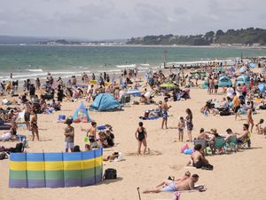 Supporting image for story: Forecasters predict heatwave for parts of UK with temperatures to hit 30C