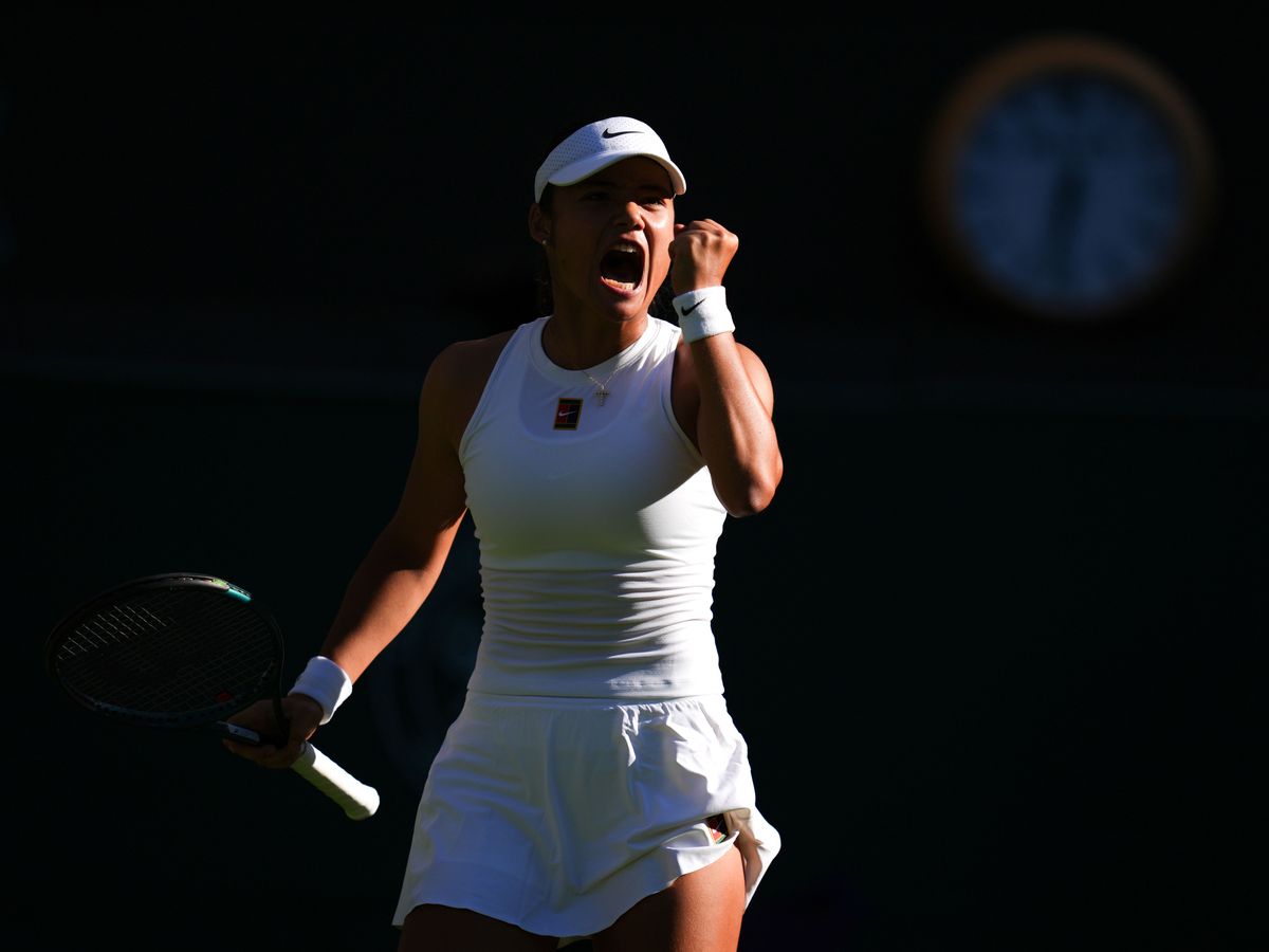 Emma Raducanu wins all-British battle with Mimi Xu in Wimbledon opener