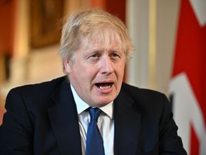 Supporting image for story: PM praises Ukrainians for ‘fighting heroically’ as Foreign Secretary targets oligarchs