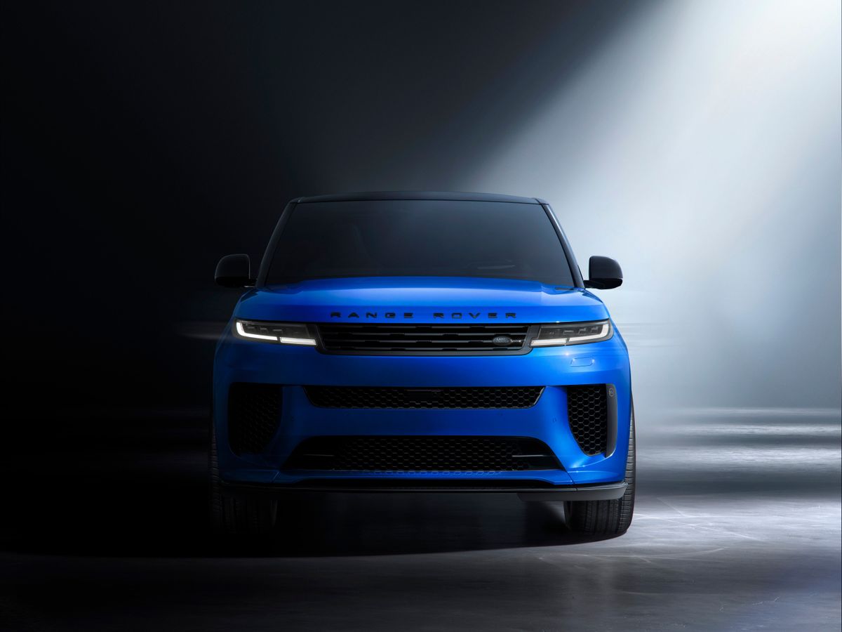 Range Rover Sport SV &lsquo;Ultimate Edition&rsquo; adds a splash of colour