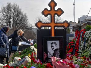 Supporting image for story: Russian spymaster says Alexei Navalny died of natural causes