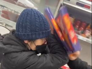 Supporting image for story: Customers hit each other with pizza boxes during scramble for food at Wolverhampton Asda