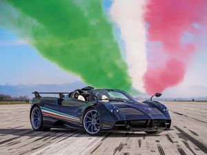 Supporting image for story: Pagani Huayra Tricolore celebrates 60 years of Italian aerobatic team