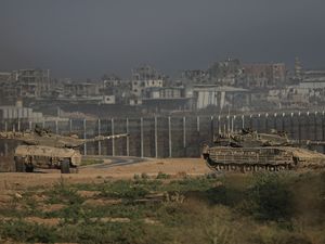 Supporting image for story: Israeli strikes on central Gaza kill 24 people overnight