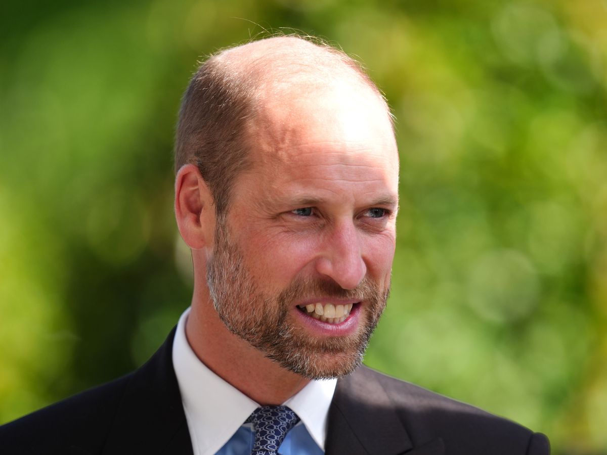 Prince of Wales leaves surprise message on Radio 2