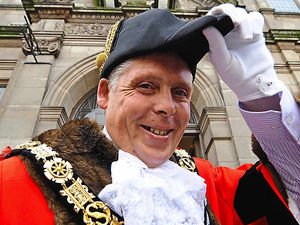 Supporting image for story: Delight as more than 1,000 sign petition over urgent care centre for Oswestry