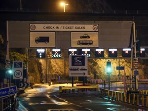 Supporting image for story: Johnson holds crisis talks as countries cut off UK over mutant coronavirus