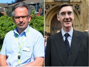 Supporting image for story: Jacob Rees-Mogg apologises to doctor for comparison to anti-vaxxer