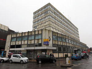 Supporting image for story: Work to tear down 'eyesore' Kidderminster building to start