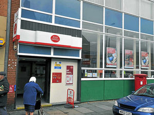 Supporting image for story: Public opinion split on post office closure moves