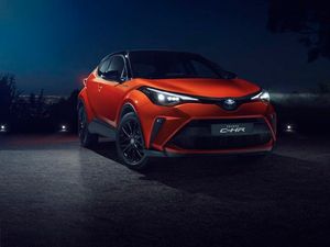 Supporting image for story: Updated Toyota C-HR bolstered with new hybrid engine and more equipment