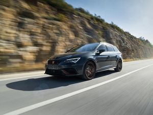 Supporting image for story: Seat announces new Leon Cupra R ST