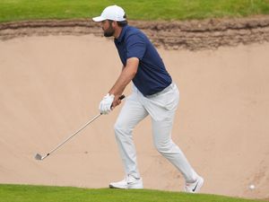 Supporting image for story: Scottie Scheffler in command despite double-bogey