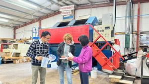 Lian and Carlos with Dr Jane Yardley at LOHAS