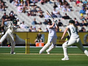 Supporting image for story: England admit need for early wickets after another tough day in Ashes