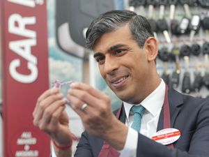 Supporting image for story: Universal credit claimants working less than 18 hours must look for more work