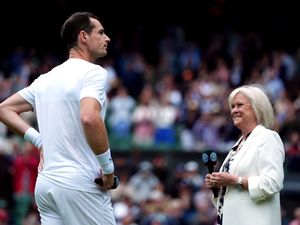 Supporting image for story: Sue Barker makes surprise Wimbledon return to honour Andy Murray
