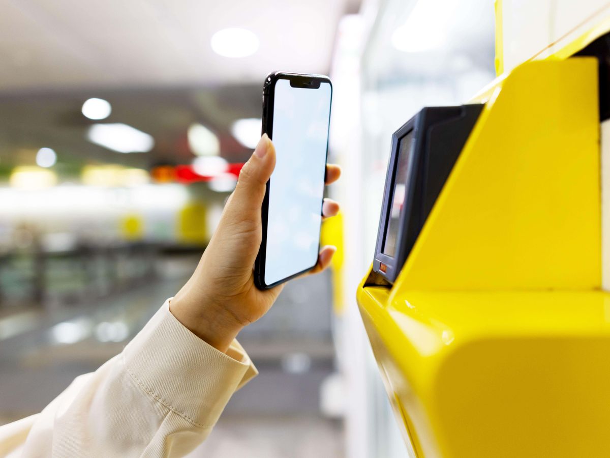 Digital ID will tackle illegal working and deter migrants, Starmer insists