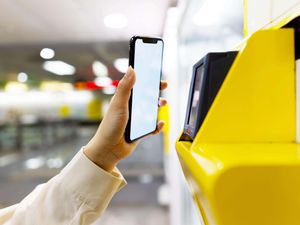 Supporting image for story: Digital ID will tackle illegal working and deter migrants, Starmer insists