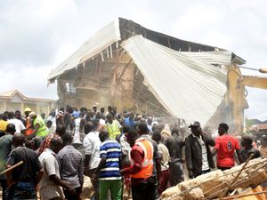 Supporting image for story: School collapse kills 22 pupils in Nigeria