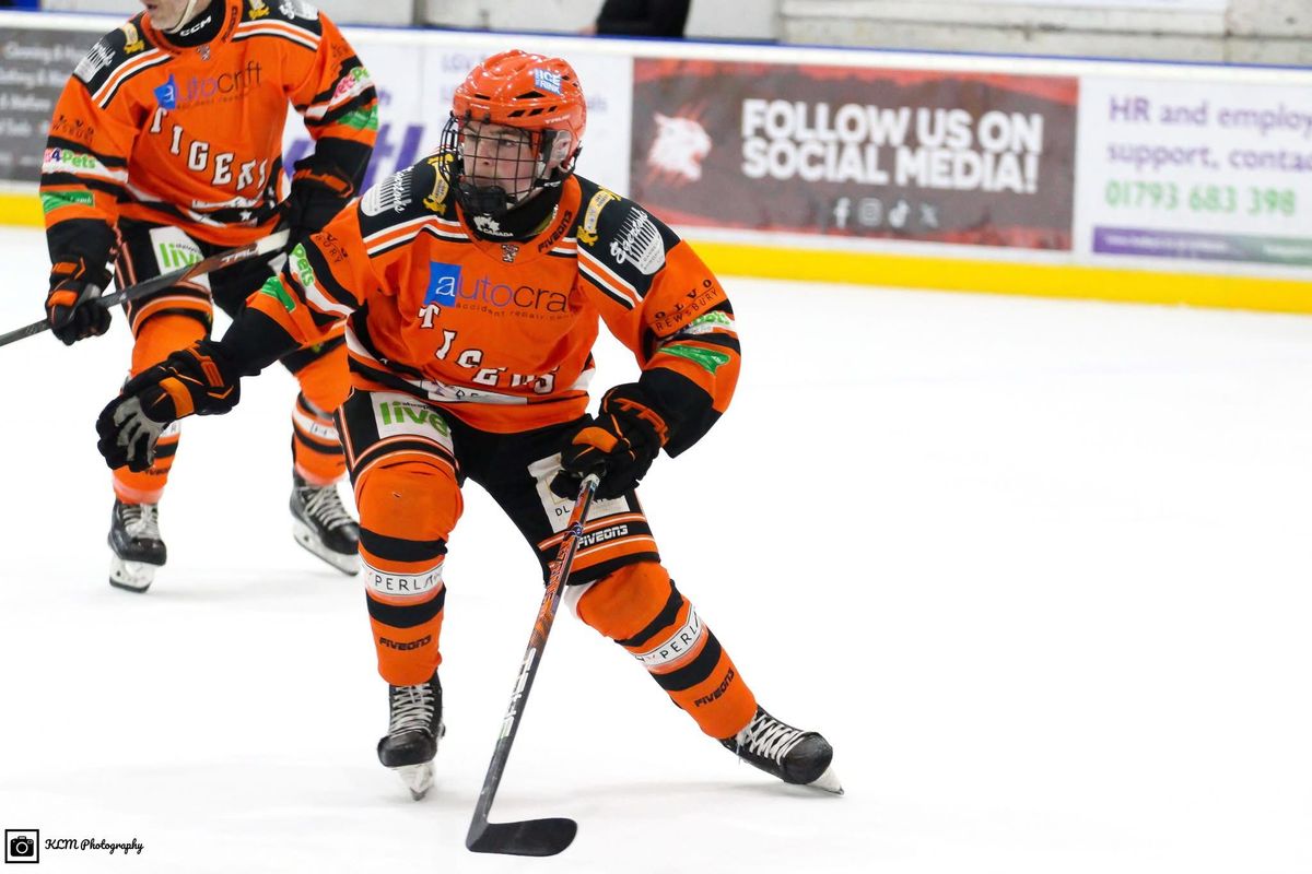 Telford Tigers agree two-way deal with talented teenager