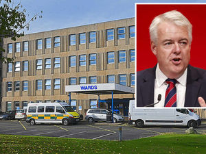 Supporting image for story: Future Fit: Welsh First Minister backs Royal Shrewsbury Hospital to keep A&E