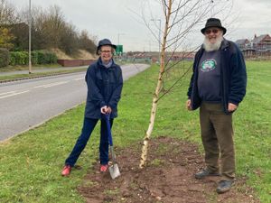 Supporting image for story: Lichfield group donates cash to canal restoration charity