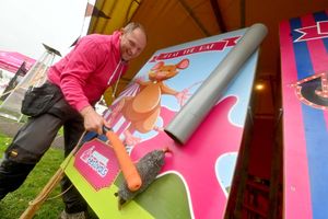 Sid Heath splats the rat