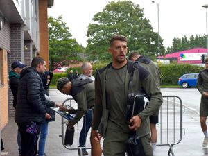 Supporting image for story: West Brom receive offer for goalkeeper Alex Palmer