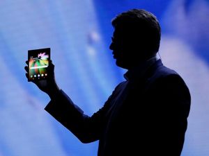 Supporting image for story: Samsung announces Galaxy Fold alongside trio of new flagship devices